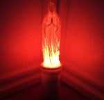 Ηλεκτρικό κερί με άγαλμα Παναγίας με κόκκινο φως