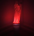 Ηλεκτρικό κερί με άγαλμα Παναγίας με Χριστό κόκκινου φωτισμού
